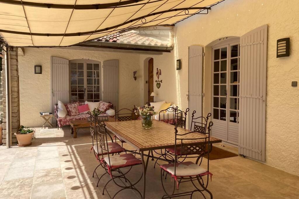 Le Clos Des Pins, Vue Mont Ventoux Roaix Buitenkant foto